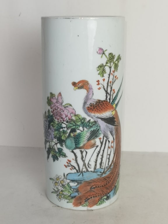 19-20th C. Chinese Porcelain Famille Rose Hat Stand: 19-20th C. Chinese Porcelain Famille Rose Hat Stand, 11in