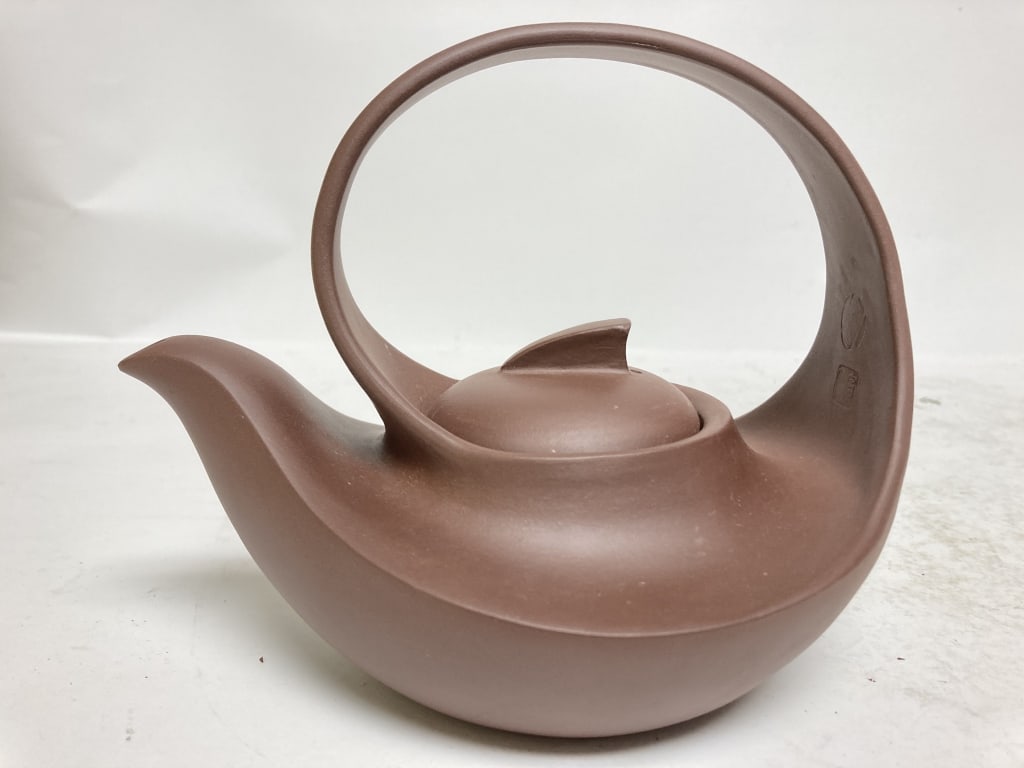 Chinese YiXing ZiSha Teapot, after Wang YinXian: Chinese YiXing ZiSha Teapot, after Wang YinXian, 5.75in by 6 7/8in