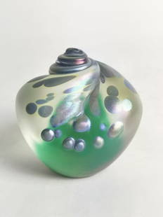 1989 Maytum Studio Rudi Shell Art Glass Paperweight: 1989 Maytum Studio Rudi Shell Art Glass Paperweight, 3.5in