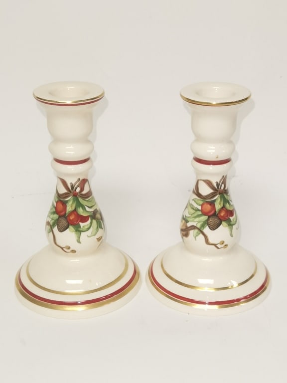 (2) Tiffany & Co. Tiffany Garland Porcelain Candlesticks: (2) Tiffany & Co. Tiffany Garland Porcelain Candlesticks, 6.5in