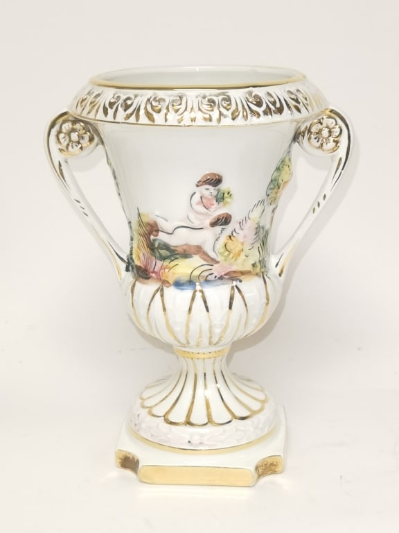 R. Capodimonte Porcelain Urn Vase: R. Capodimonte Porcelain Urn Vase, 9in