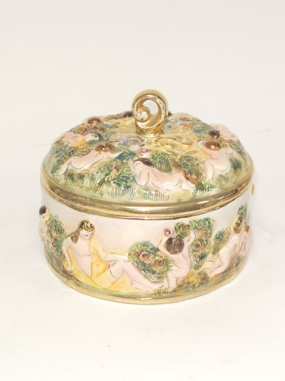 Cardel Capodimonte Porcelain Covered Box (1 of 6)