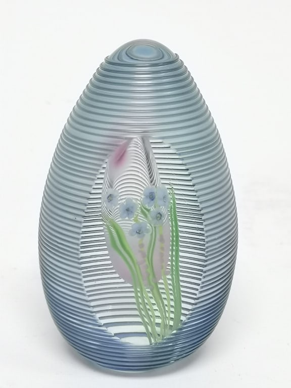Lalique Studio 3-1983 Swirl Floral Glass Paperweight: Lalique Studio 3-1983 Swirl Floral Glass Paperweight, 3.75in