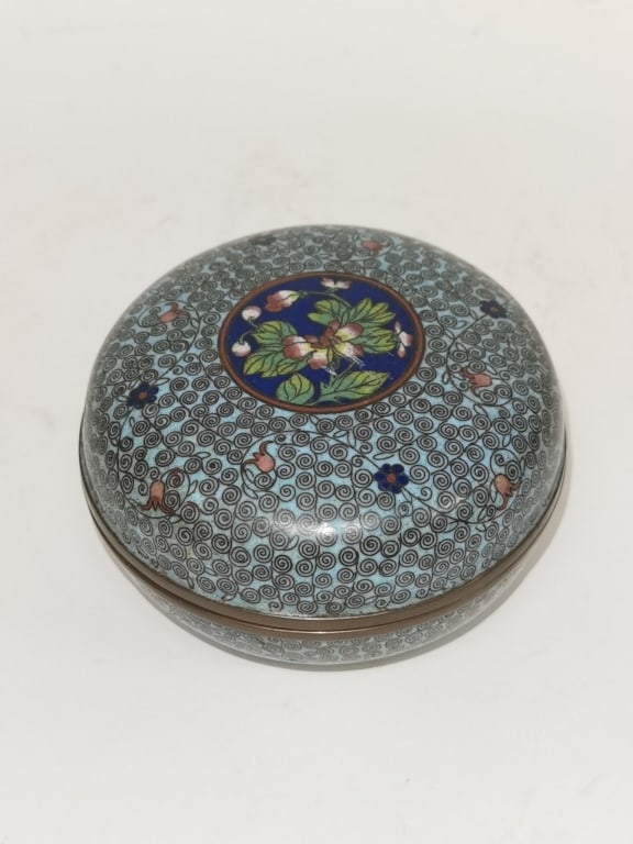 19th C. Chinese Cloisonne Round Box (1 of 4)
