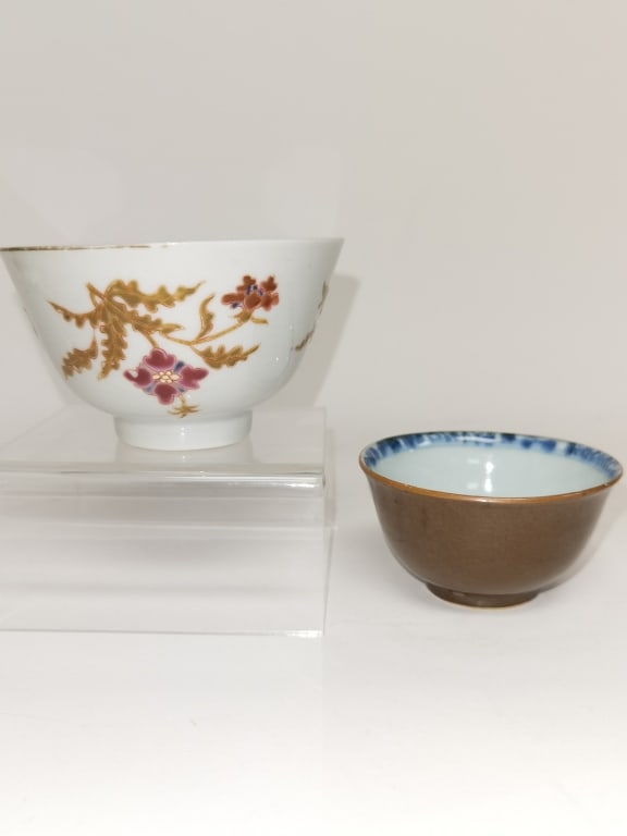 (2) 18-19th C. Chinese Porcelain Enamel and B&W Cups: (2) 18-19th C. Chinese Porcelain Enamel and Paste Glaze B&W Tea Cups, 4.25in