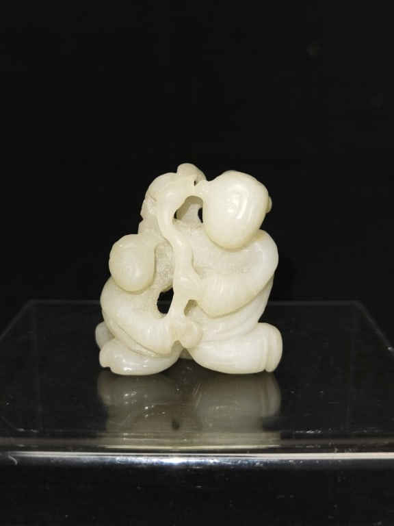 Qing Chinese White Jade Carved Figure Amulet (1 of 3)