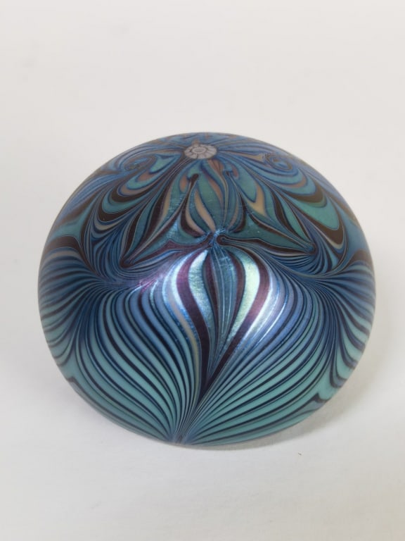 Orient & Flume 203m1978 Iridescent Pulled Feather Glass Paperweight (1 of 7)