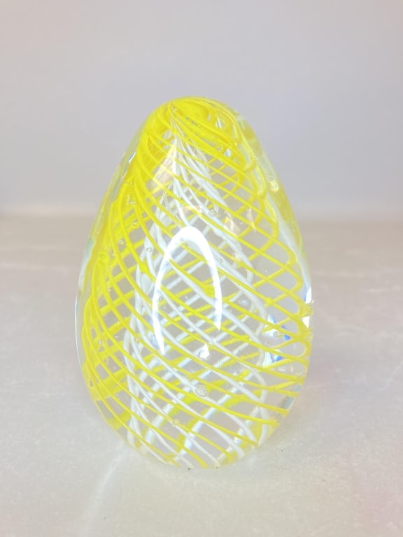 Unmarked Yellow/White Swirl Glass Paperweight: Unmarked Yellow/White Swirl Glass Paperweight, 3.5in