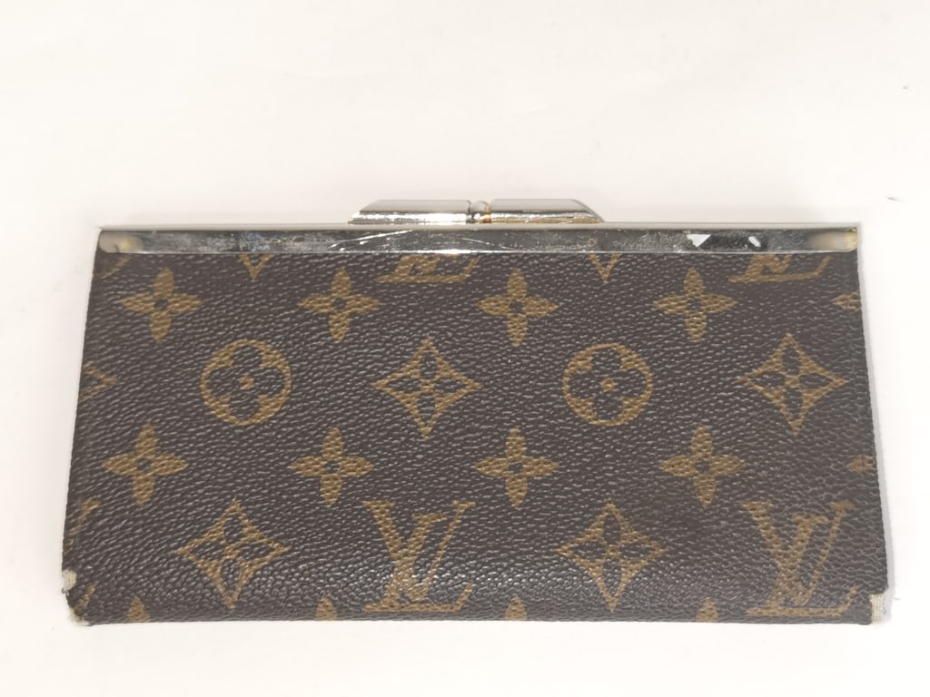 Louis Vuitton Monogram Clutch (1 of 4)
