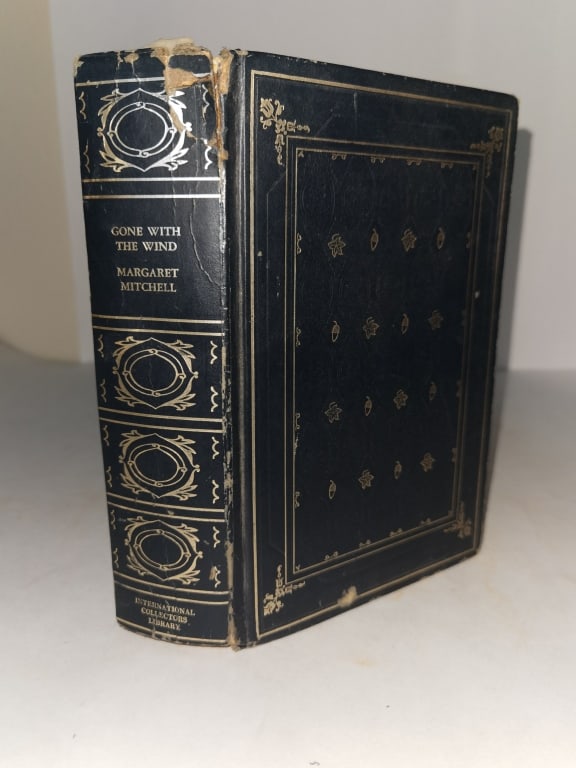1964 Gone with the Wind by Mitchell: 1964 Gone with the Wind by Mitchell, 8.5in