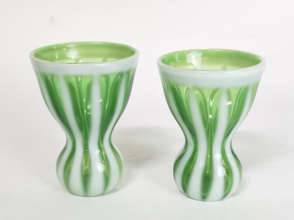 (2) Vintage Fenton New World Lime Opalescent Wine Glasses: (2) Vintage Fenton New World Lime Opalescent Wine Glasses, 4in