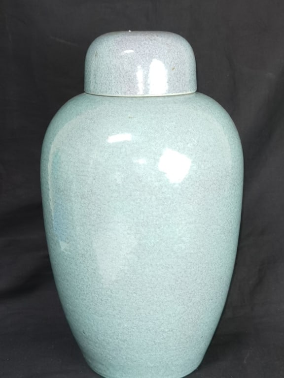 Qing Chinese Porcelain Robbin's Egg Glaze Jar (1 of 6)
