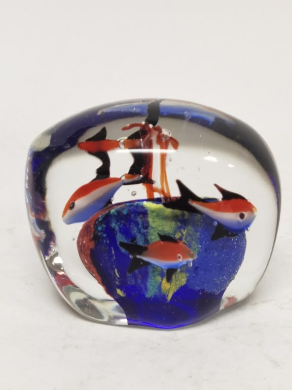 SDS Seapoot Group Aquarium Glass Paperweight: SDS Seapoot Group Aquarium Glass Paperweight, 2.75in by 3.25in