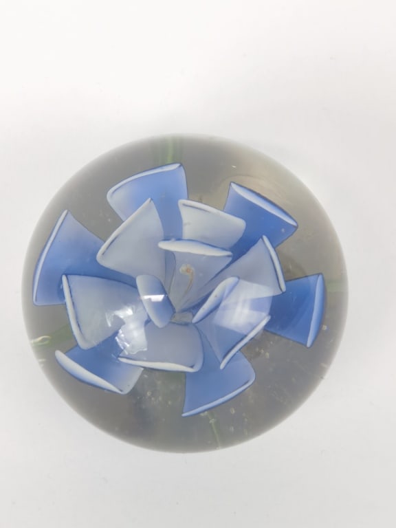 Vintage Murano Italy Blue Flower Glass Paperweight: Vintage Murano Italy Blue Flower Glass Paperweight, 2in by 2.25in