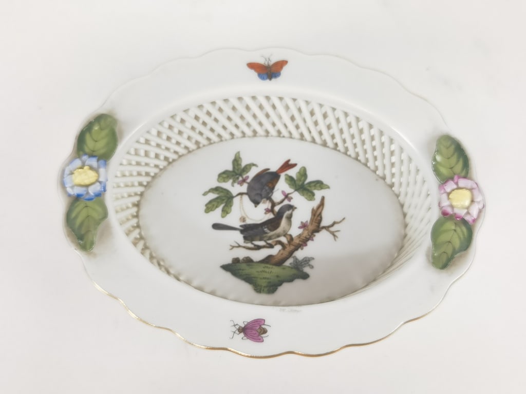 Herend Hungary Porcelain Rothschild Bird Oval Basket: Herend Hungary Porcelain Rothschild Bird Oval Basket, 1.75in by 5.5in