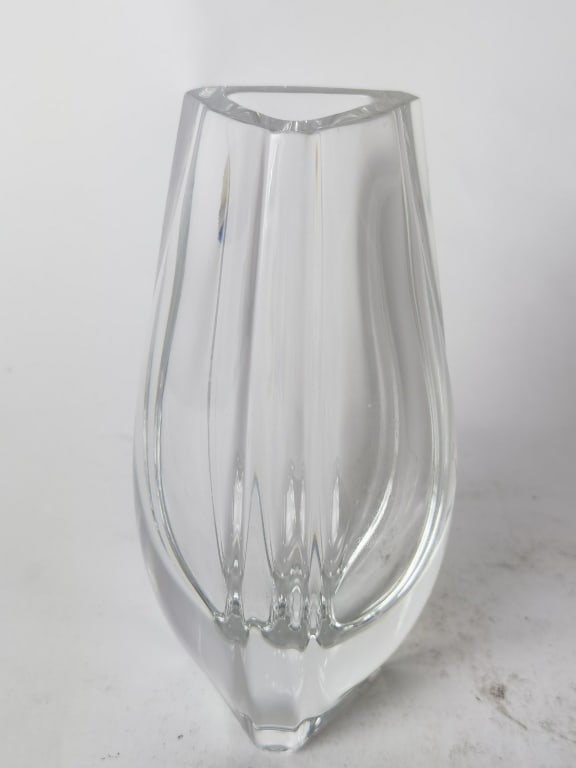 Baccarat France Crystal Bouton d'Or Vase: Baccarat France Crystal Bouton d'Or Vase, 6in