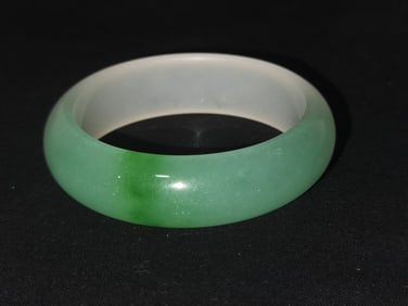 Chinese Jadeite Bangle Bracelet