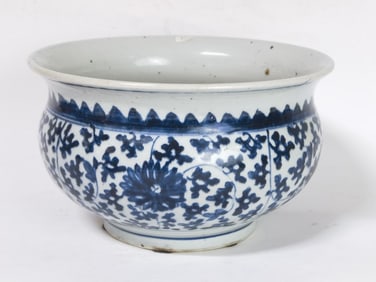 18th C. Chinese Porcelain B&W Lotus Vines Censer