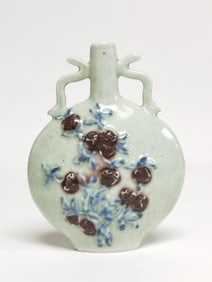 Qing Chinese Porcelain Pea Glaze B&W Underglaze Red Moon Flask