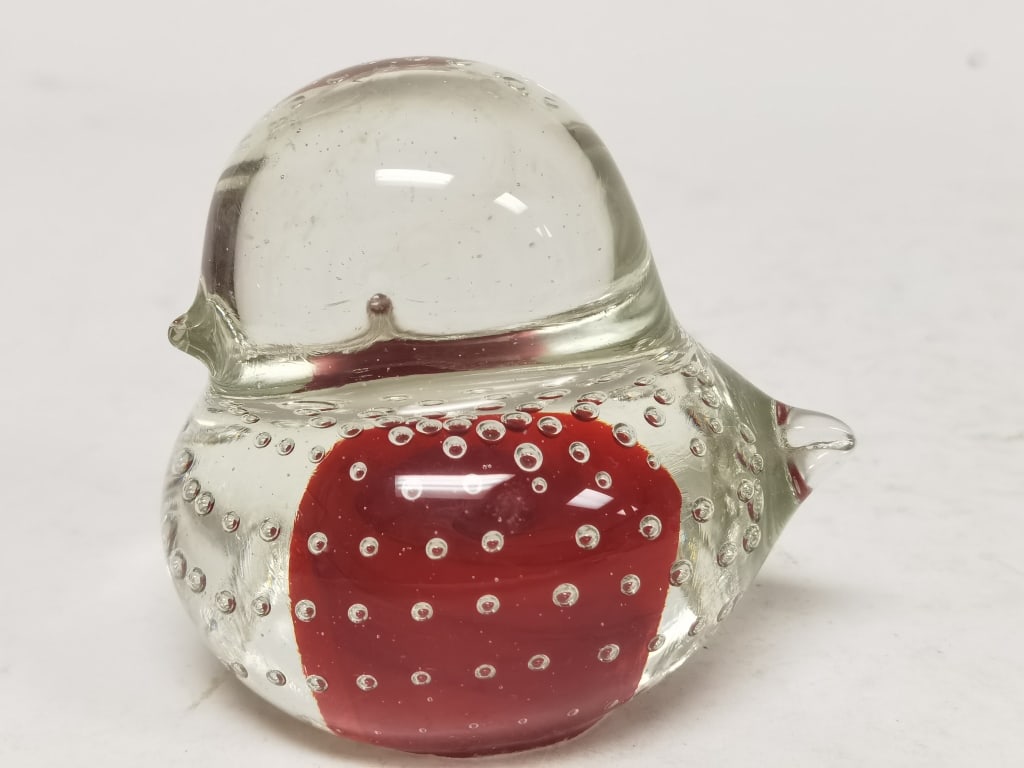 Vintage Red Bird Art Glass Paperweight: Vintage Red Bird Art Glass Paperweight, 2.75in