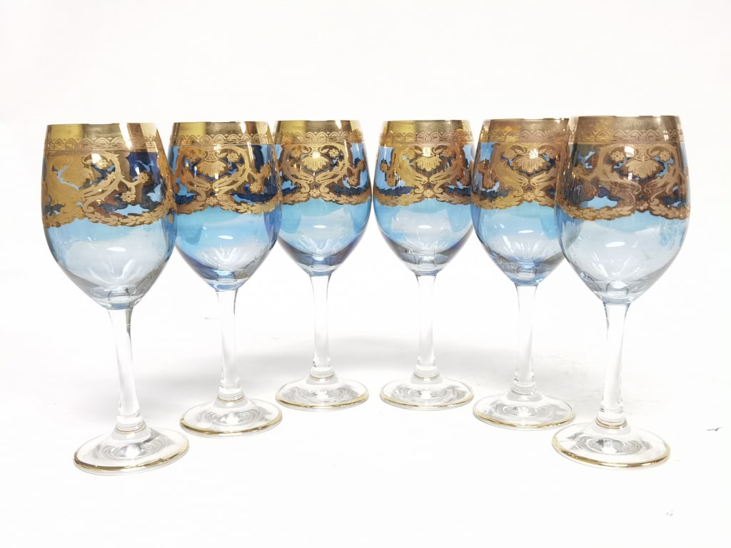 (6) Murano Italy Gilt Sky Blue Wine Glasses: (6) Murano Italy Gilt Sky Blue Wine Glasses, 7.5in