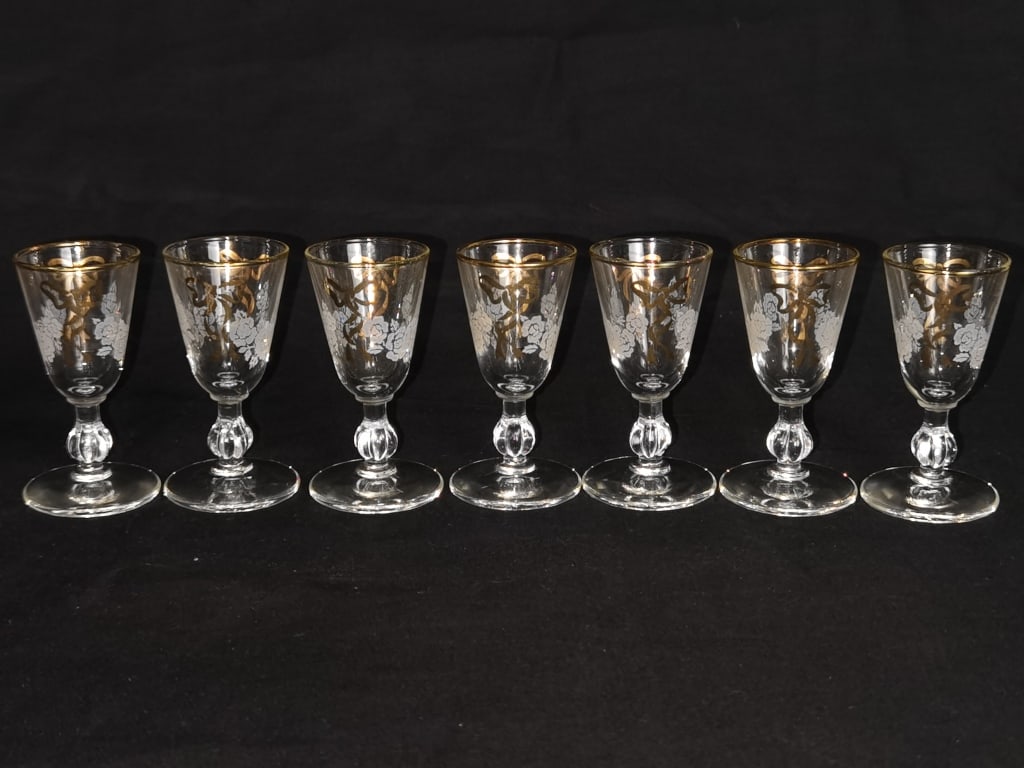 (7) Libbey White Rose Gold Ribbon Glasses: (7) Libbey White Rose Gold Ribbon Glasses, 3.5in