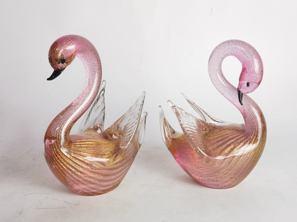 Pr. of Vintage Murano Italy Pink/Gold Glass Swans: Pr. of Vintage Murano Italy Pink/Gold Glass Swans, 6in by 7.25in
