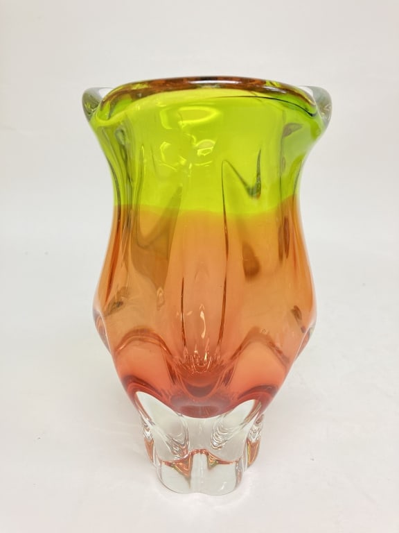 Vintage Murano Italy Sommerso Art Vase: Vintage Murano Italy Sommerso Art Vase, 7.25in