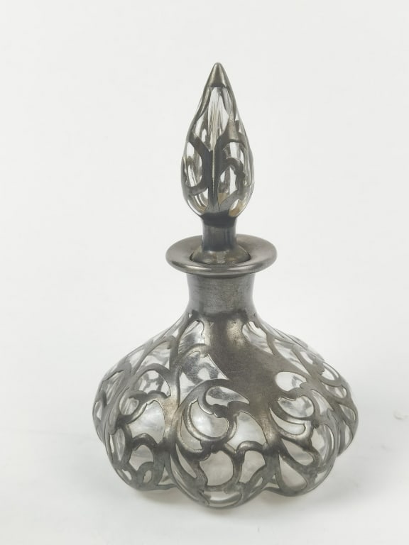 Antique Art Nouveau Sterling Overlay Filigree Glas (1 of 3)