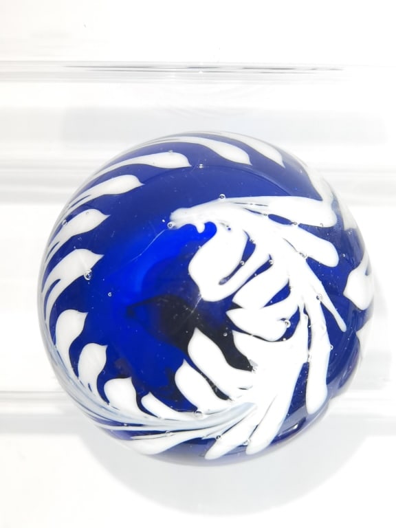 Unmarked Cobalt Blue/White Glass Paperweight: Unmarked Cobalt Blue/White Glass Paperweight, 3 3/8in by 3in