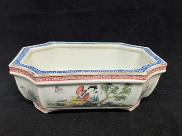 Qing Chinese Porcelain Famille Rose Narcissus Plan