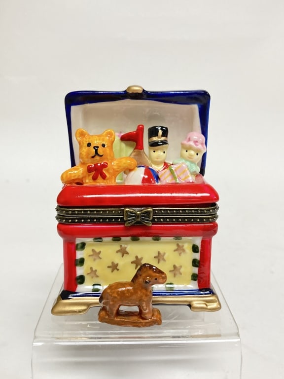 Vintage Toy Box Ceramic Trinket Box: Vintage Toy Box Ceramic Trinket Box, 3.5in
