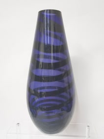 Vintaeg Amethyst Swirl Glass Vase