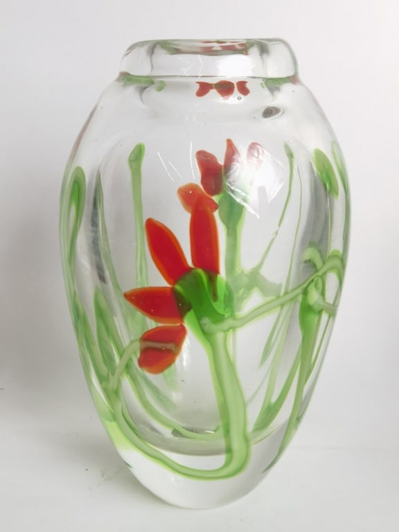 Vintage Orient & Flume Style Floral Glass Vase: Vintage Orient & Flume Style Floral Glass Vase, 9.25in