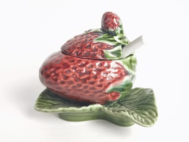 Vintage Bordallo Pinheiro Strawberry Soup Bowl
