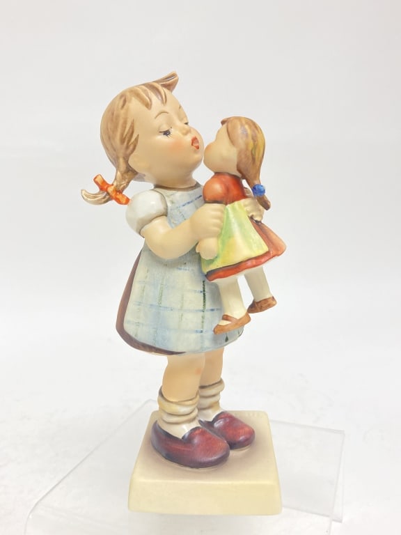 Vintage Goebel Hummel Porcelain "Kiss Me!" Figurin: Vintage Goebel Hummel Porcelain "Kiss Me!" Figurine, 6 1/8in