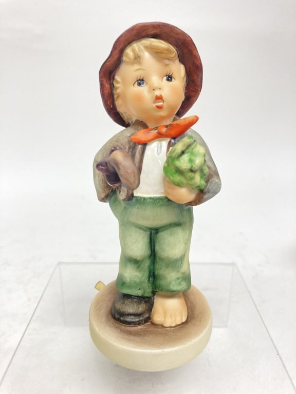 Vintage Goebel Hummel Porcelain "Lost Stocking" Fi: Vintage Goebel Hummel Porcelain "Lost Stocking" Figurine, 4.5in