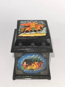 Vintage Russian Gilt Painted Lacquer Trinket Box