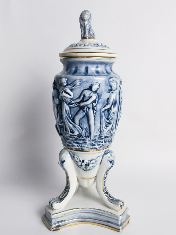 Vintage R. Capodimonte Italy Faience Urn: Vintage R. Capodimonte Italy Faience Urn, 13in