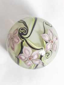 1978 Orient & Flume Flower Vine Glass Paperweight