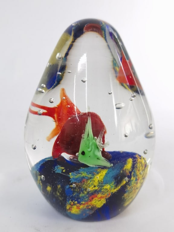 Murano Italy Aquarium Glass Paperweight: Murano Italy Aquarium Glass Paperweight, 4.75in