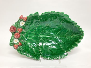 Large Vintage Italian Majolica Strawberry Leaf Bow