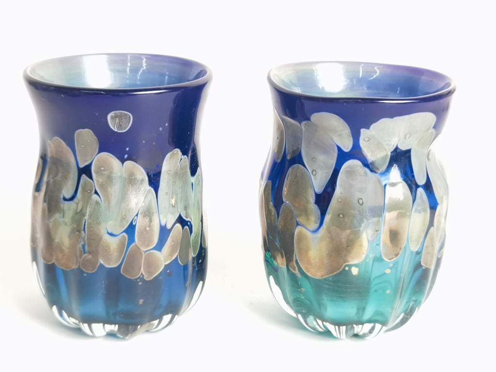 (2) Vintage Cindy Meyers Art Glass Vases: (2) Vintage Cindy Meyers Art Glass Vases, 4.75in