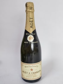 Moet & Chandon White Star Extra Dry Champagne