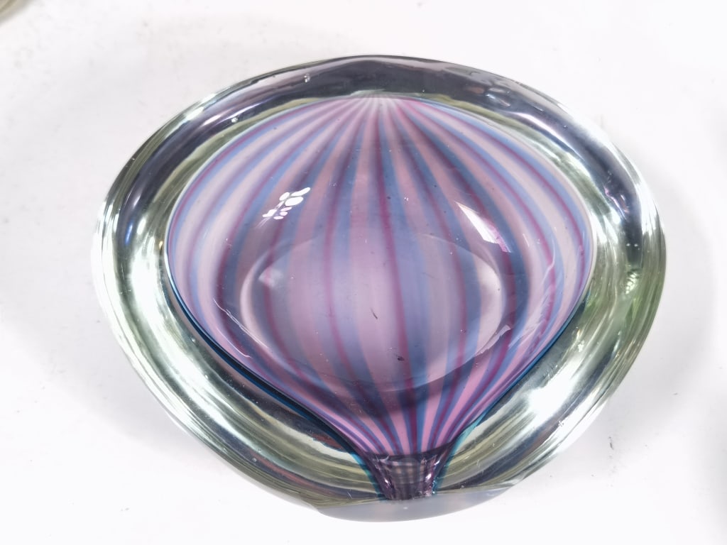 Vintage Murano Italy Amethyst Striped Art Glass Bo: Vintage Murano Italy Amethyst Striped Art Glass Bowl, 2 3/8in by 7in
