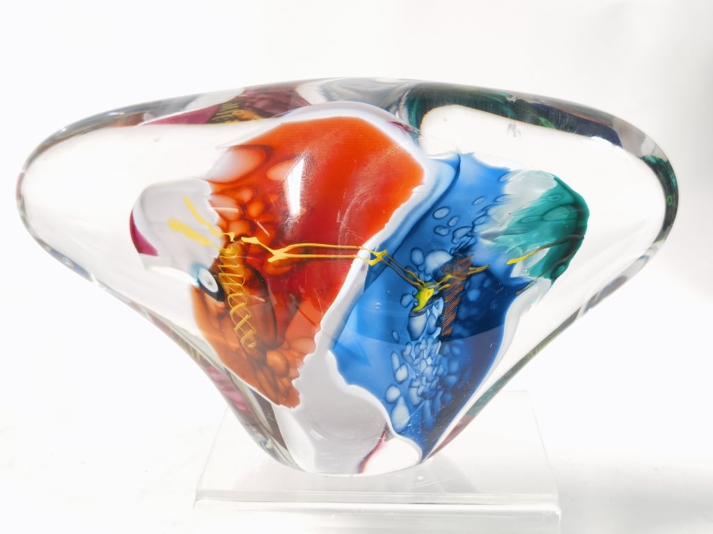 2001 Large James R. Wilbat Art Glass Paperweight (1 of 8)