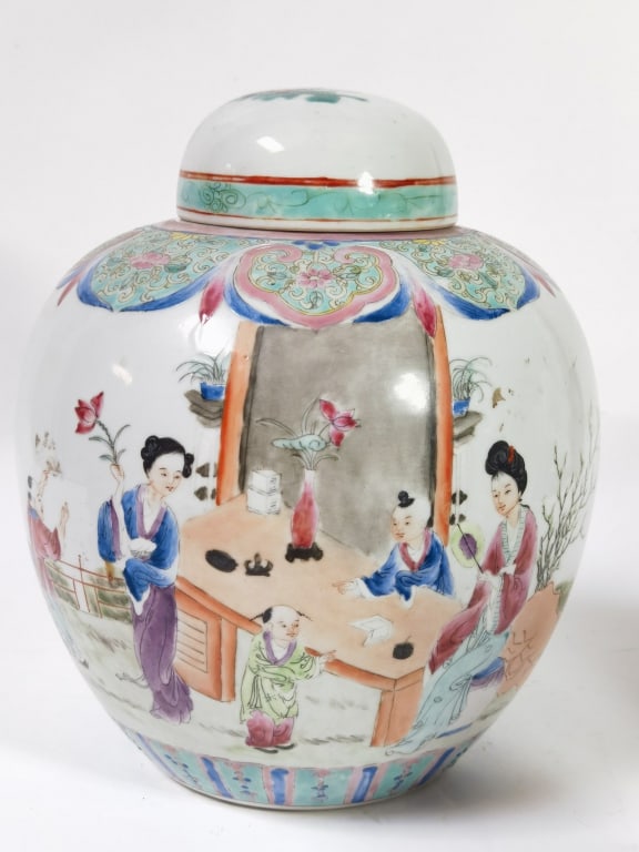 Large Republic Chinese Porcelain Famille Rose Jar: Large Republic Chinese Porcelain Famille Rose Jar, 10.5in