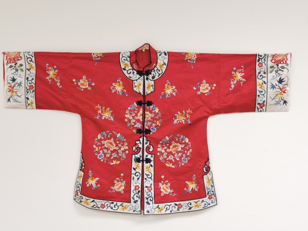 20th C. Chinese Embroidered Robe on Red Silk: 20th C. Chinese Embroidered Robe on Red Silk, 28in