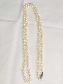 Vintage White Pearl Necklace with Silver Clip