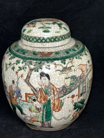 Qing Chinese Porcelain Ge Glaze Wucai Jar